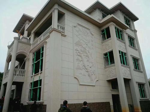 那么仿石漆與瓷磚、干掛石材對(duì)比有哪些優(yōu)點(diǎn)和缺點(diǎn)呢？